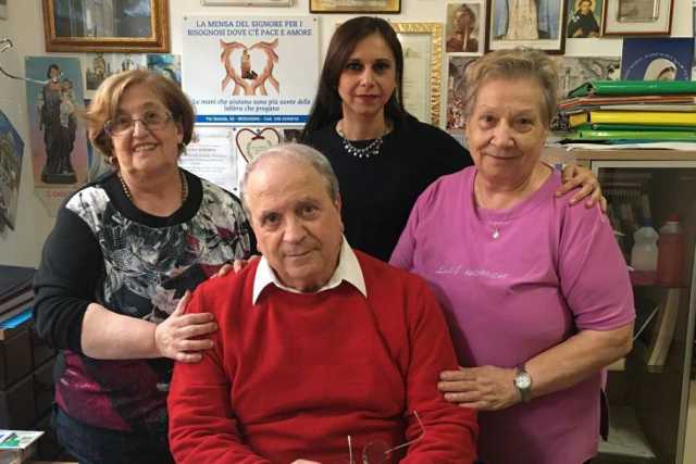 Modugno, la storia di Amedeo e dei suoi "angeli": gestiscono da soli una mensa sociale